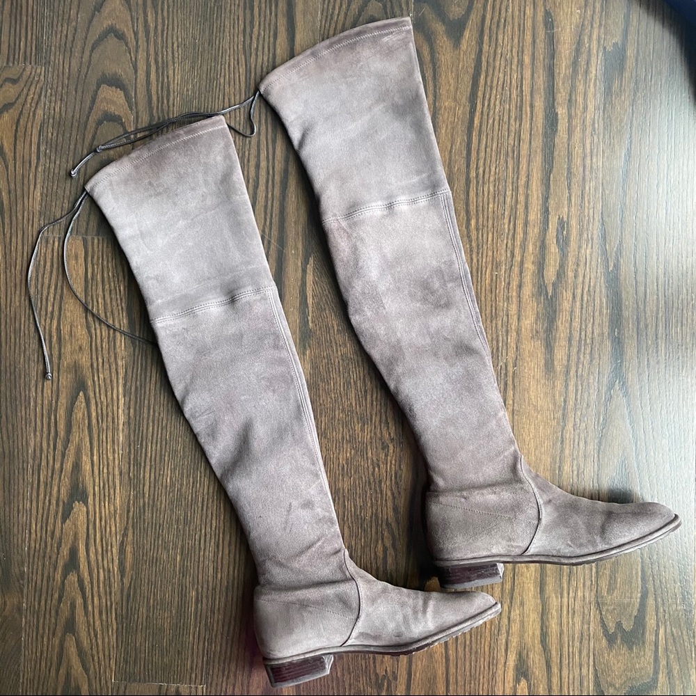 Stuart Weitzman The Lowland Boot in Londra Suede - Picture 5 of 9